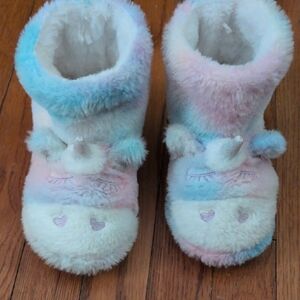 Plush Unicorn Fuzzy Slippers - Pastel Rainbow